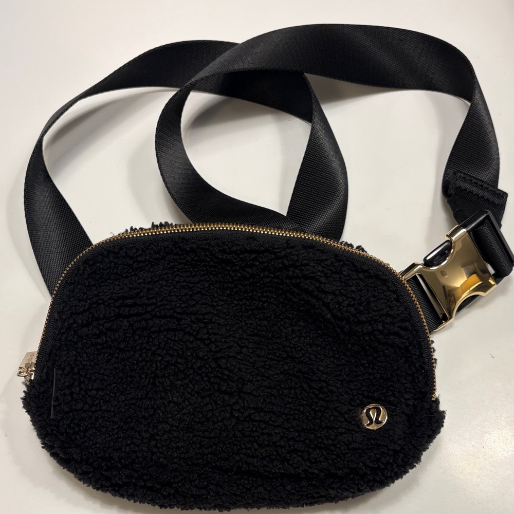 lululemon athletica Black Sherpa Crossbody Bag